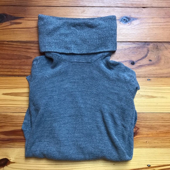 Hampshire Studio Gray Sweater, EUC, M - Picture 13 of 13